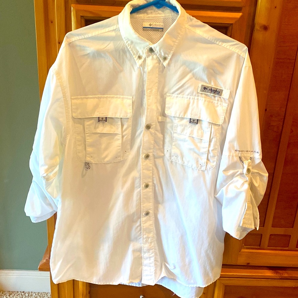 Men’s Columbia PFG Omnishade fishing/boating shirt.